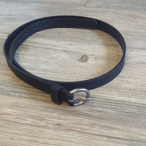 Black leather skinny belt